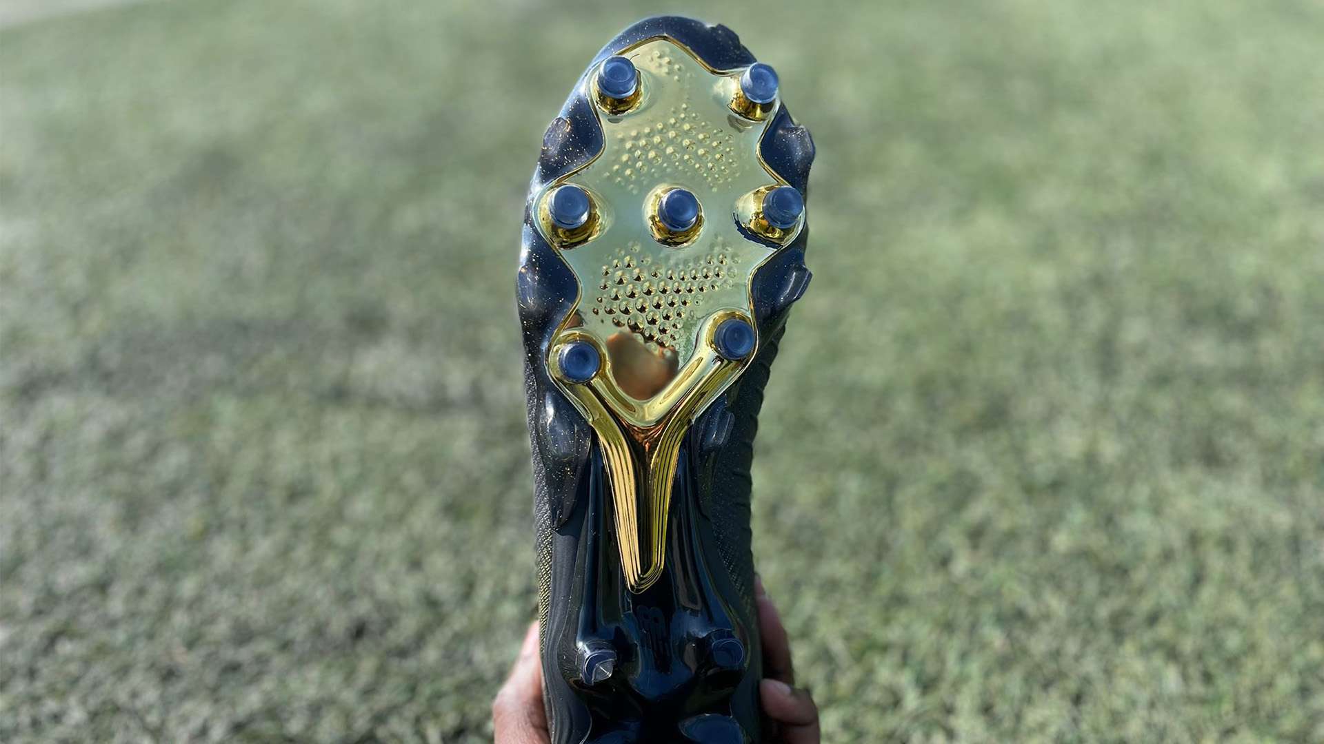 詹姆斯面對挑戰艱巨 連續背靠背賽程加上夜宿未覺 森林狼乃西部決賽強敵.